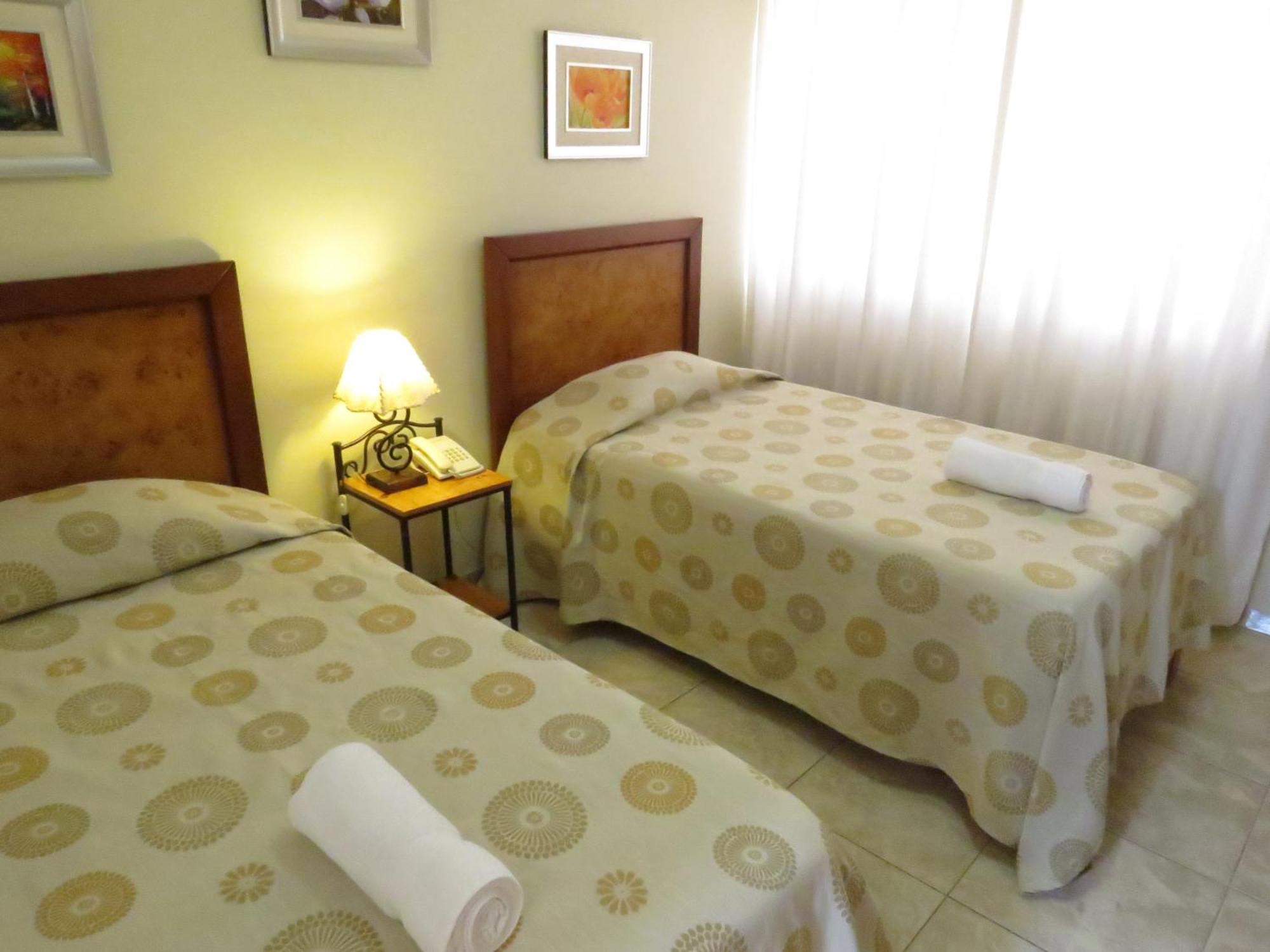 Hotel Las Flores Ica Kültér fotó