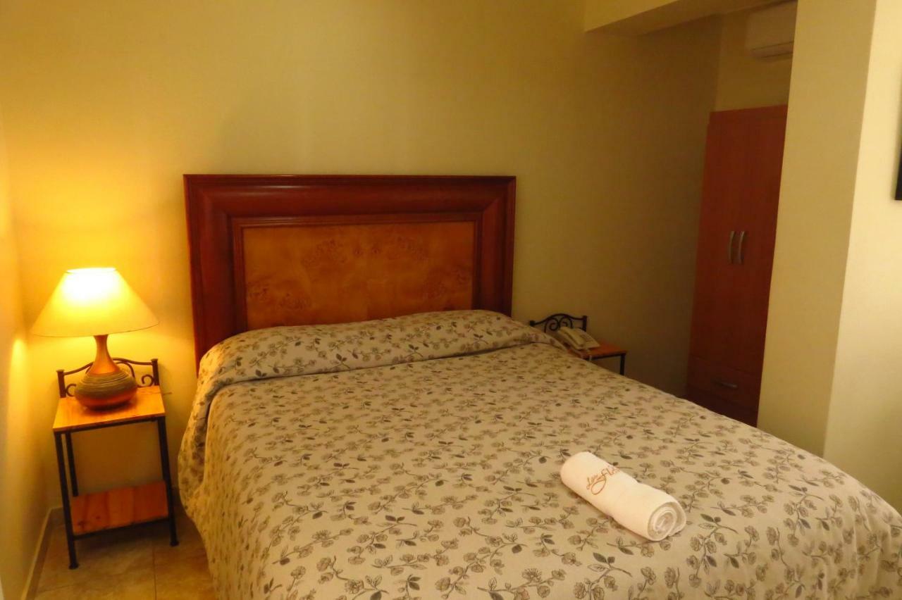 Hotel Las Flores Ica Kültér fotó